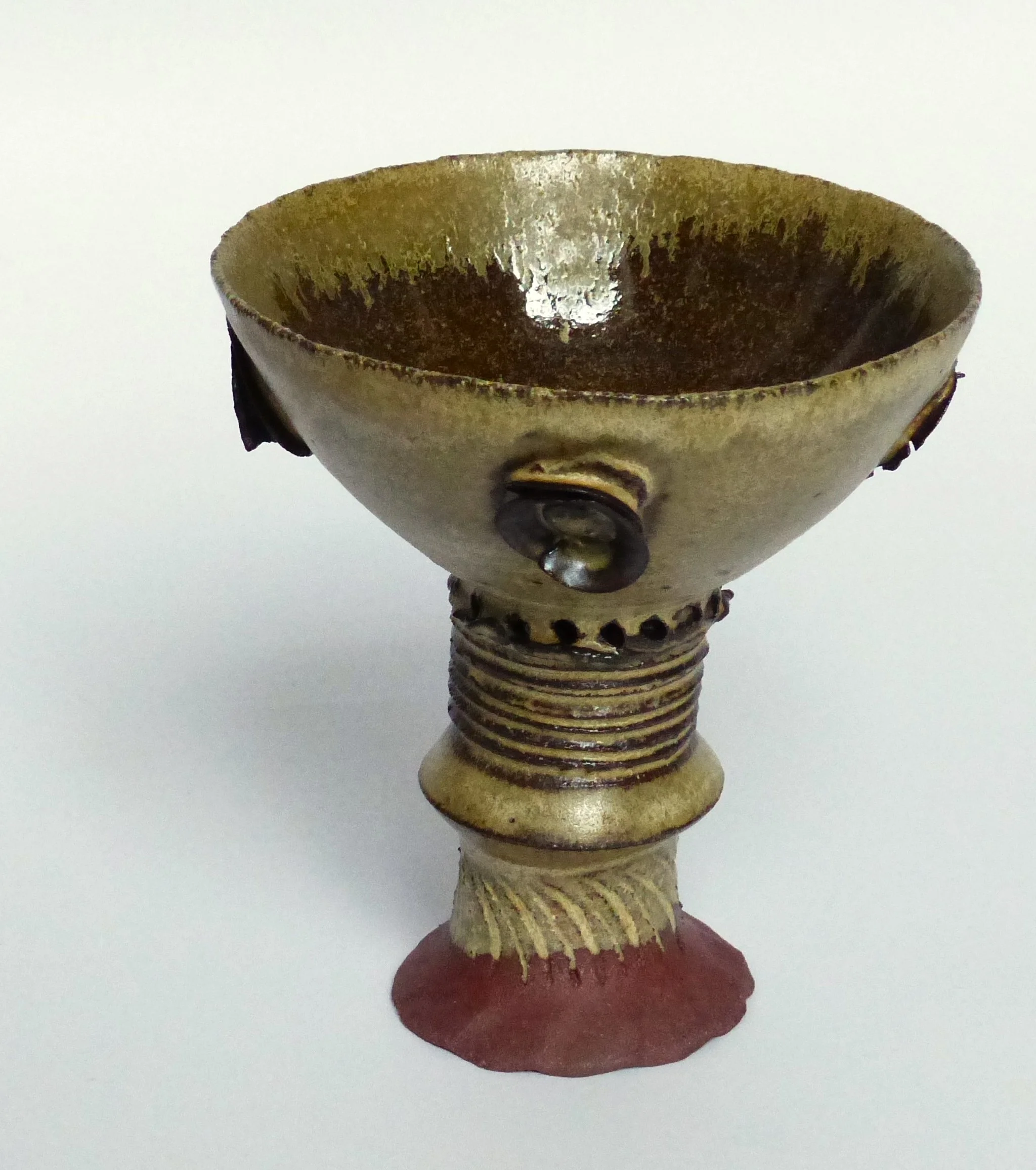 Sculpture bol à pied tournée, ornementé de tournassure, gravé